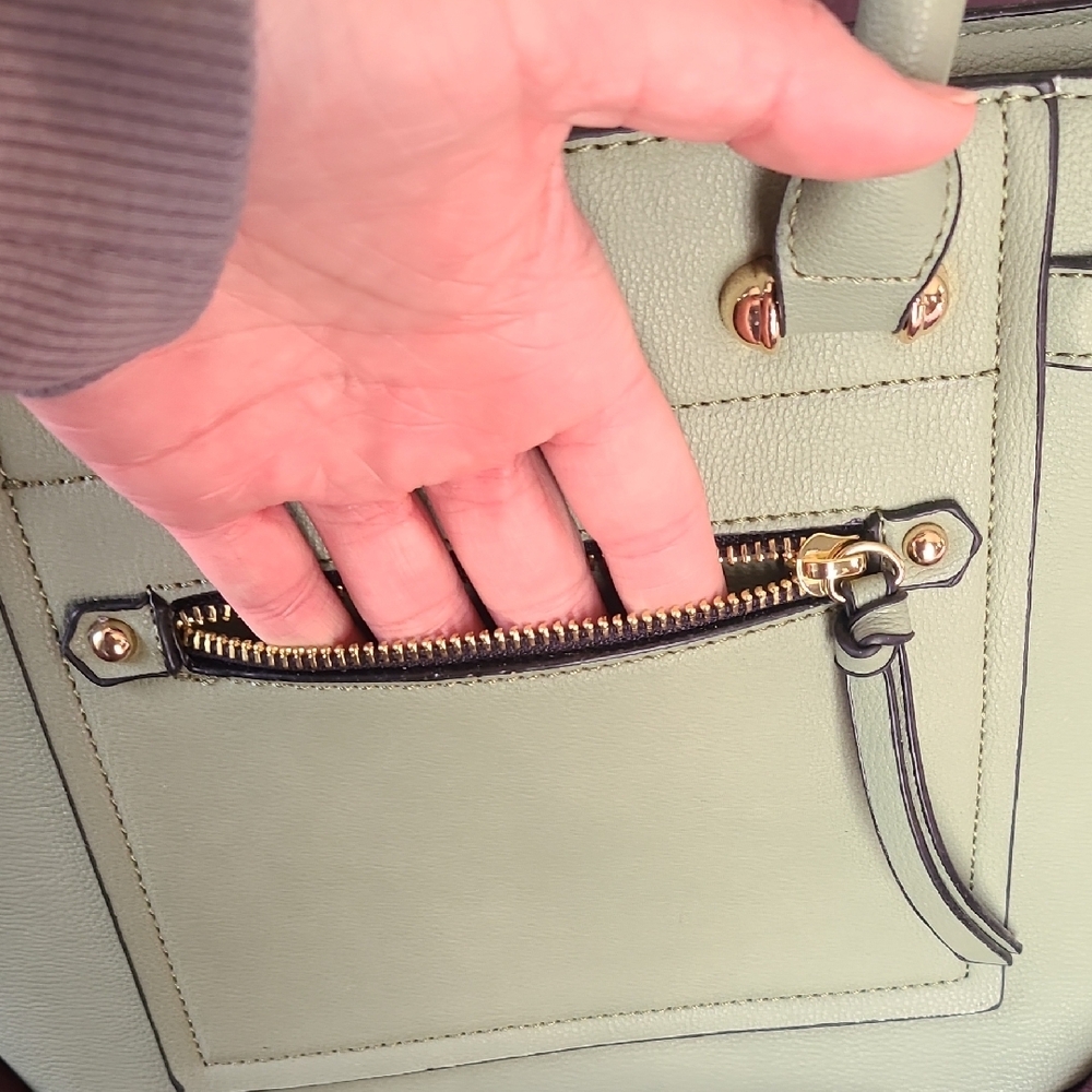 Small Green Tote- Handbag - Picture 2 of 13